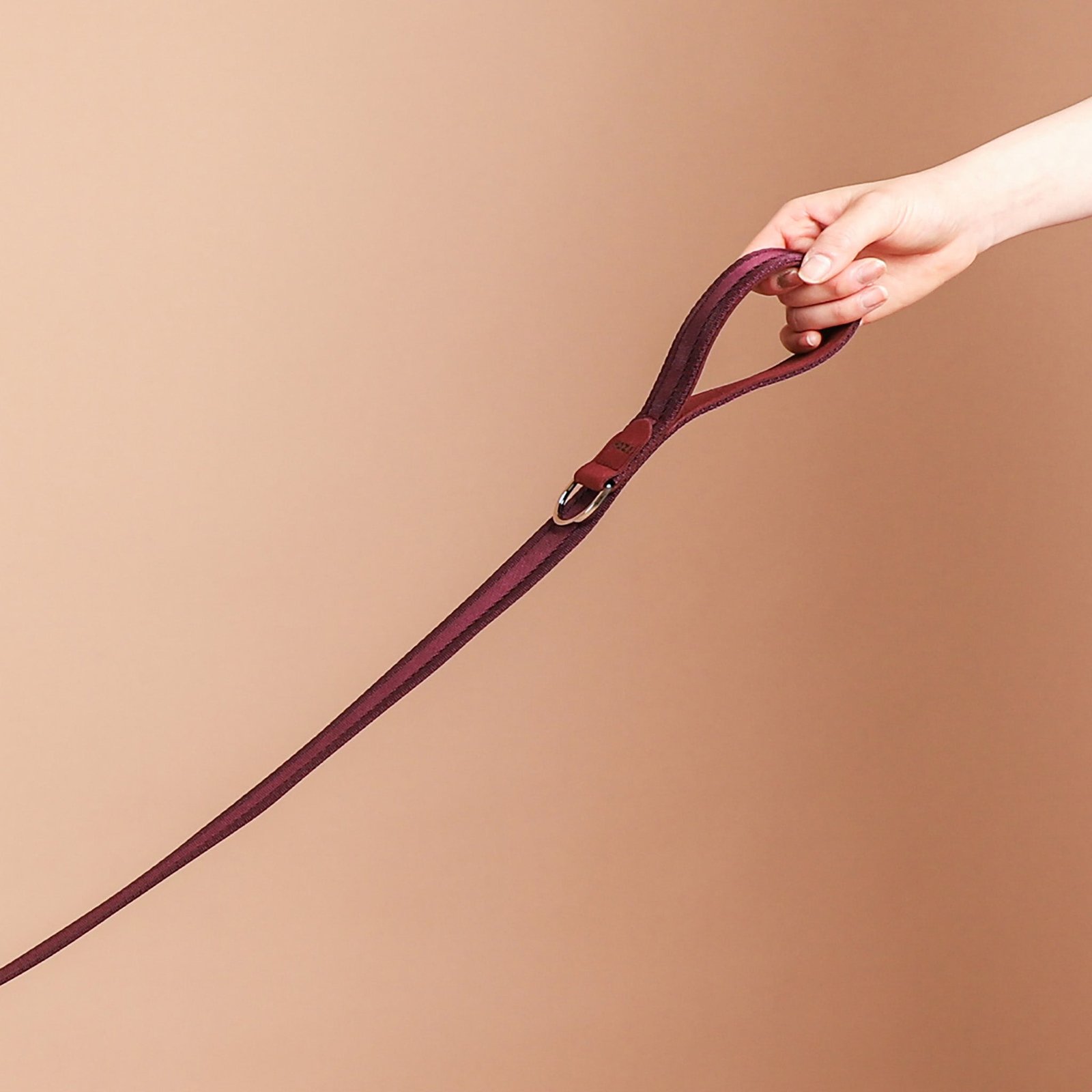Burgundy Adjustable Short Dog Leash – Durable Nylon, Auto-Locking Clip, Soft Handle - Image 5